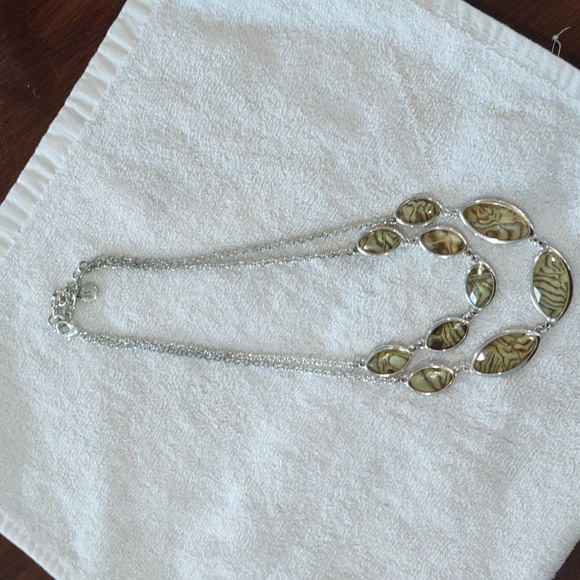 Versona Jewelry - Greenish brown tiger eye look necklace.